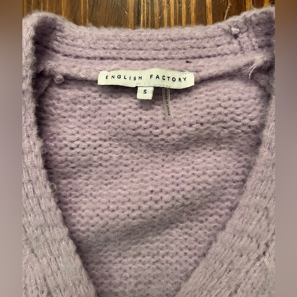 ENGLISH FACTORY Lavender Embroidered Floral Cardigan Faux Shell Buttons So Soft - Picture 7 of 9